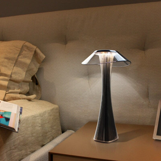 Design touch-sensitive bedside lamp